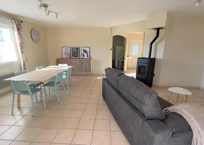 Maison Avec Veranda - De L'arbrisseau Tatil Evi Rethel